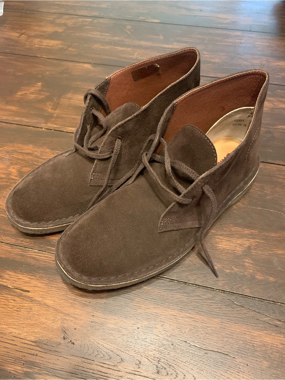 Clarks Original Desert Boot - Women’s 9M in Brown Suede